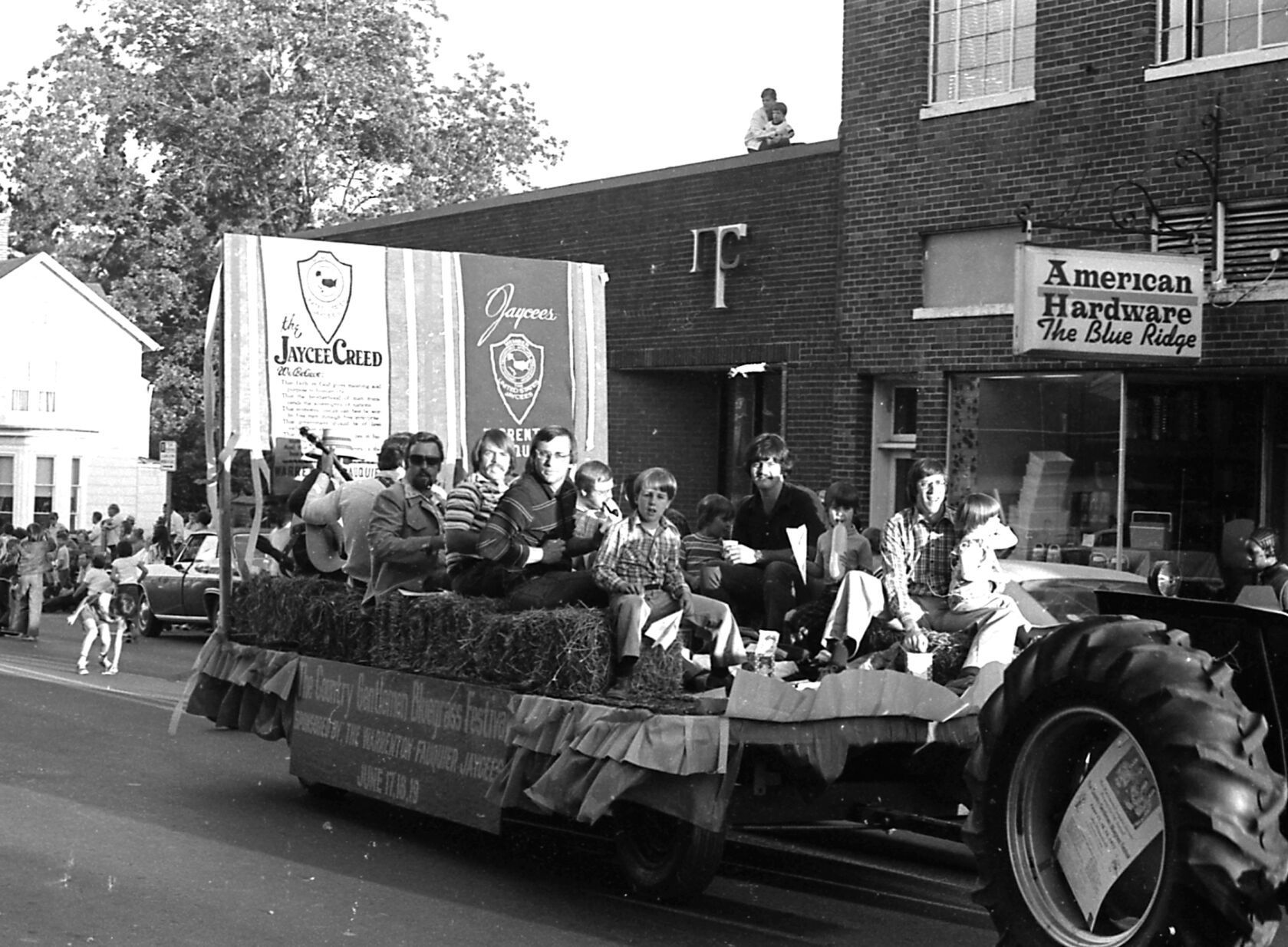 Jaycees float
